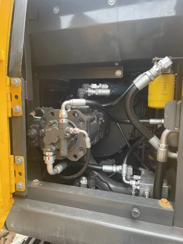 Escavatori ec140 usati in ottime condizioni per i vostri lavori pesanti, chiedete ora!