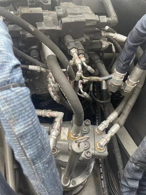 Escavatori ec140 usati in ottime condizioni per i vostri lavori pesanti, chiedete ora!