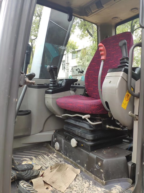 Escavatore Volvo usato da 8 tonnellate ben mantenuto disponibile oggi ad un prezzo scontato