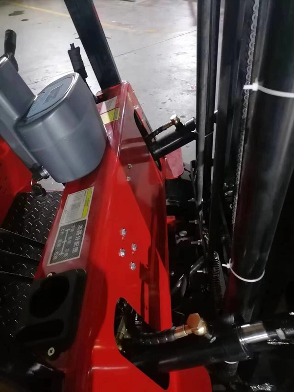 Mini carrelli elevatori diesel e mini carrelli elevatori elettrici