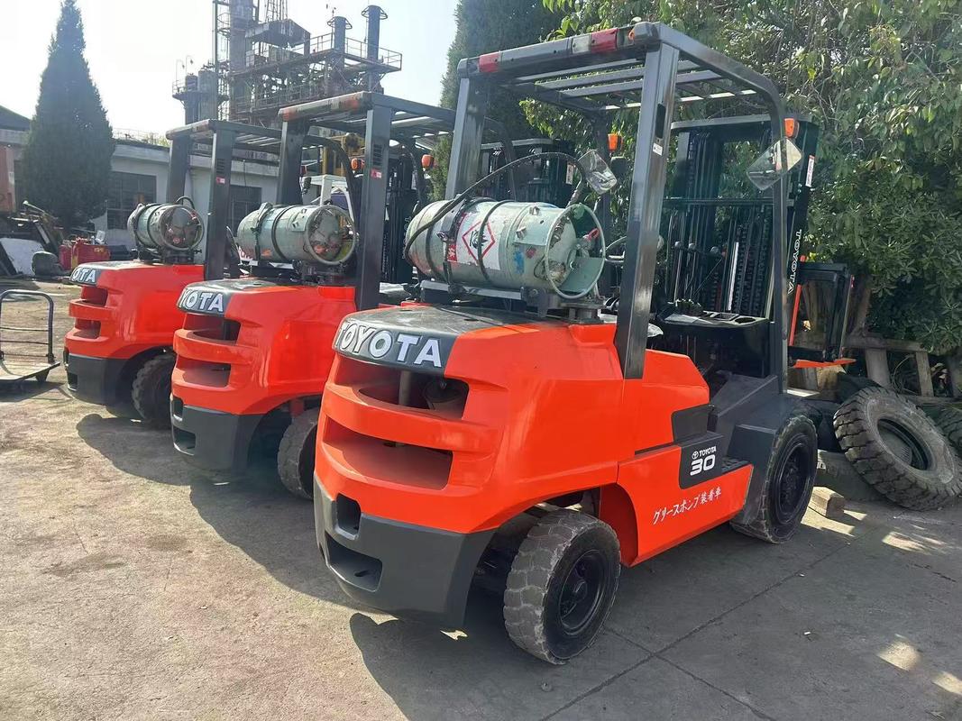 Carrello elevatore Toyota usato, carrello elevatore Toyota a carburante, carrello elevatore Toyota a gas usato, dal Giappone