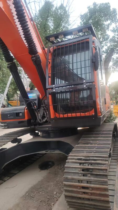 Excavator Doosan DX225LC usato ad alto costo 22000 kg per lavori di terra e ingegneria della pietra