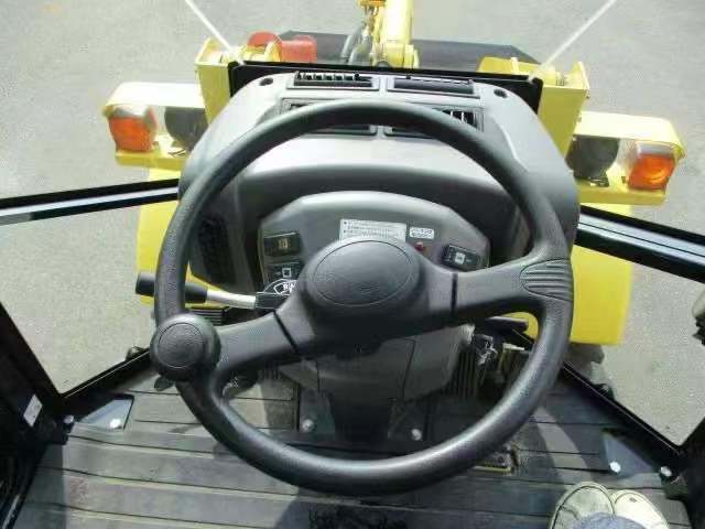 Yanmar ViO30 3 Ton Mini Excavator Diesel Engine & Gearbox Fuel Efficient and Powerful for Landscaping and Urban Projects