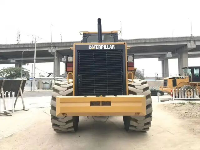 Pala gommata usata CAT 966F popolare in Giappone, Pala gommata usata CAT 966 950 966H 950F, Pala gommata usata Cat 966F in vendita