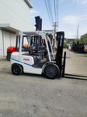 Camioni elevatori a combustione interna TCM diesel usati con una capacità di carico di 3 tonnellate