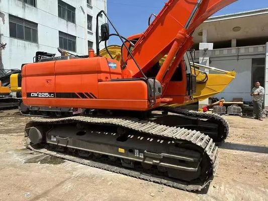 L'escavatore di seconda mano Doosan DX225 ha prestazioni eccellenti come una macchina nuova